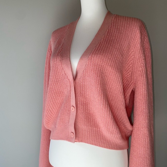 Fisherman Cardigan in Cropped Peach Pink - Picture 5 of 7